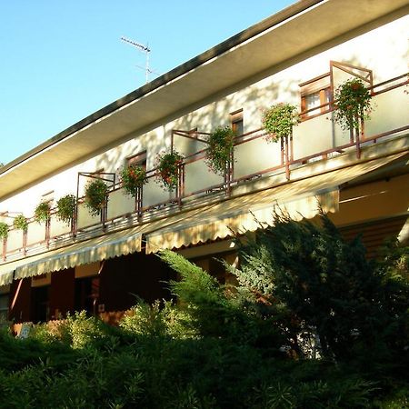 Albergo La Genzianella Miasino Exterior foto