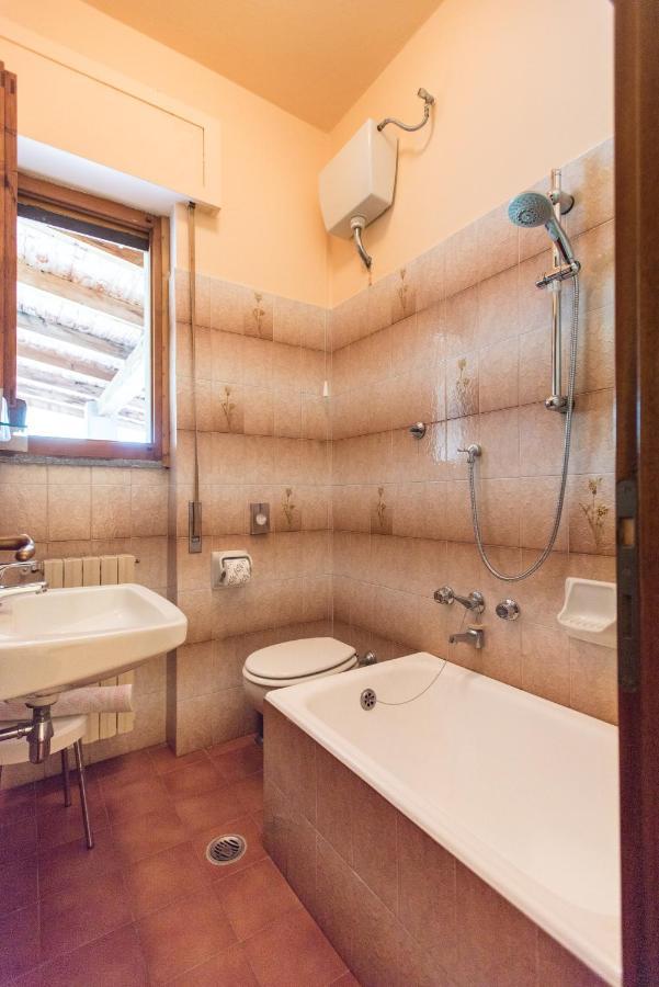 Albergo La Genzianella Miasino Exterior foto