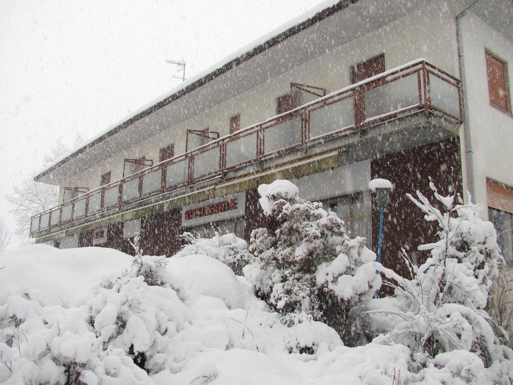 Albergo La Genzianella Miasino Exterior foto