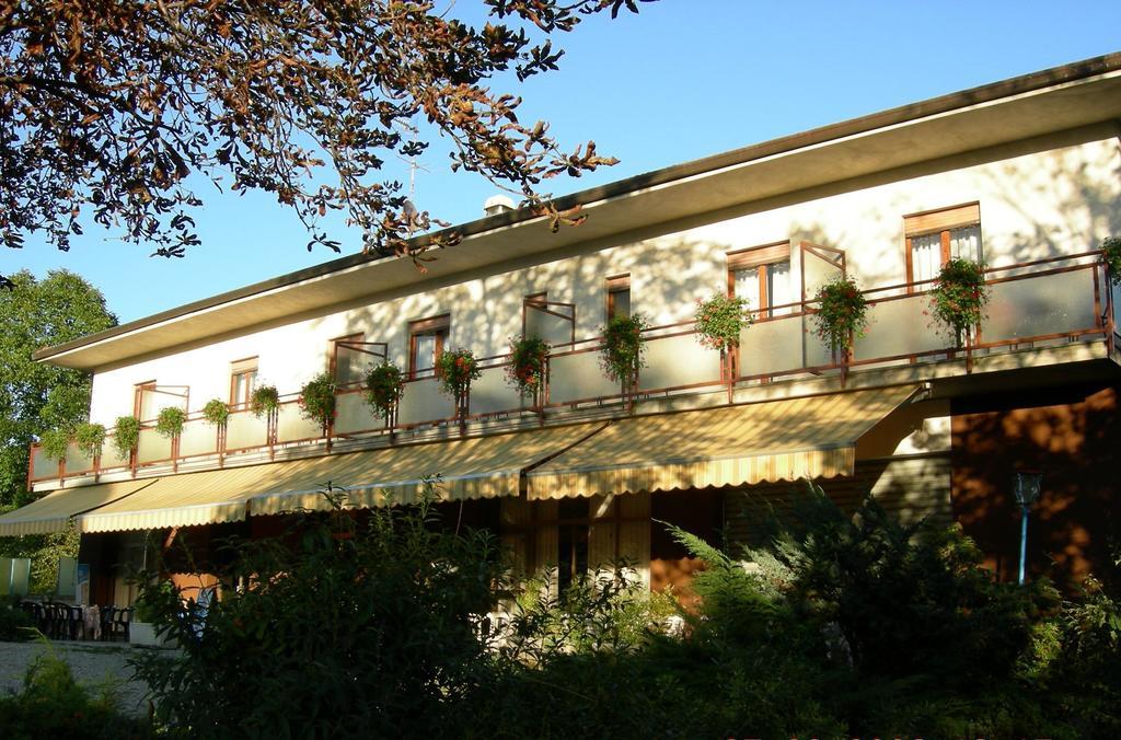 Albergo La Genzianella Miasino Exterior foto